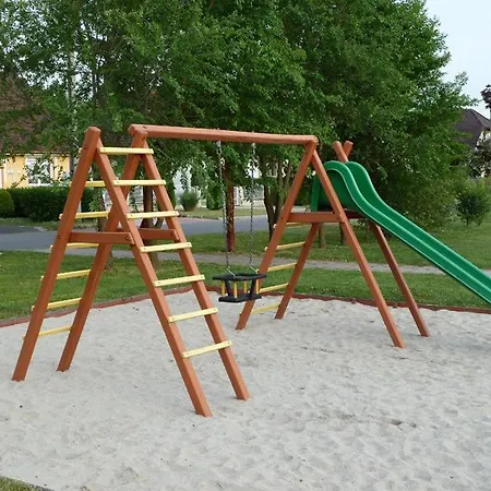 بيت ضيافة Herkules Panzio نايغكانيشا