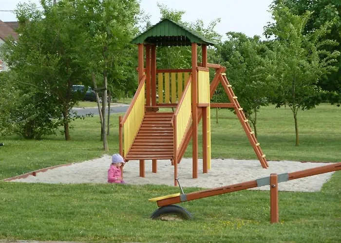 Herkules Panzio Гостевой дом 3*